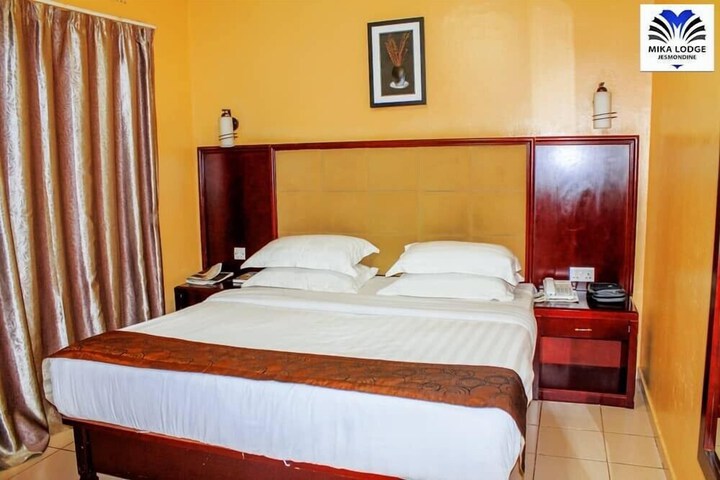 Room 8 of 48