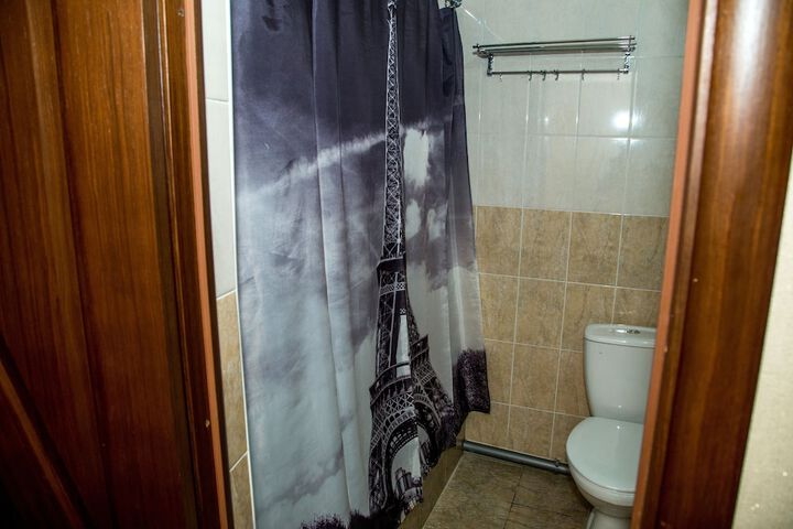 Room 72 of 95