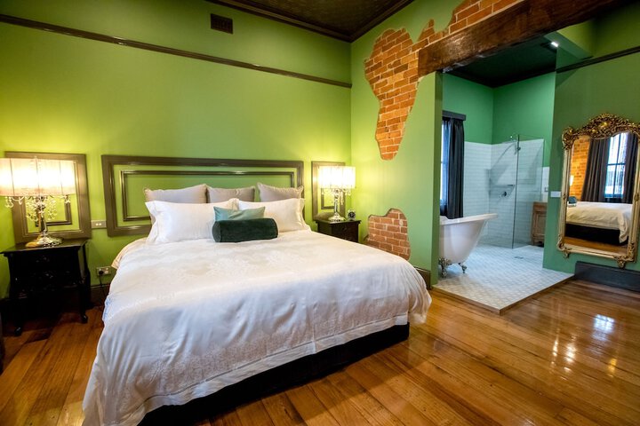 Room 26 of 64