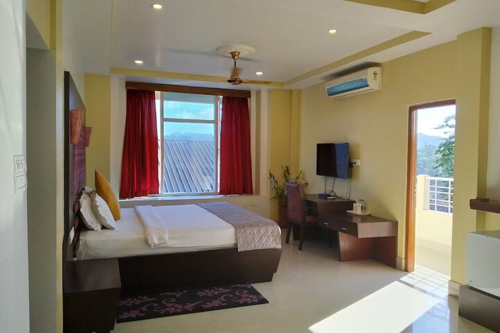Room 32 of 50