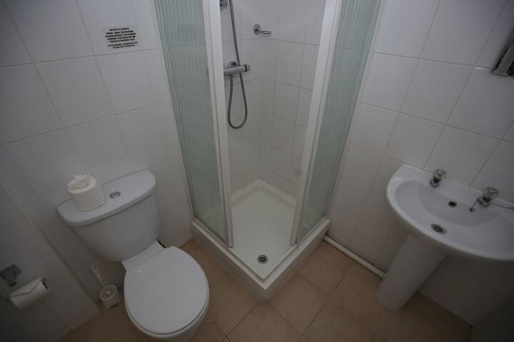 Room 14 of 37