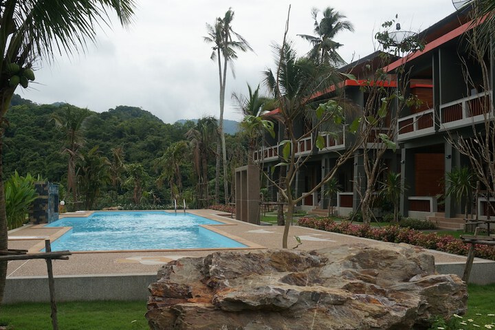Pool 59 of 101