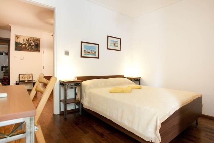 Room 14 of 34