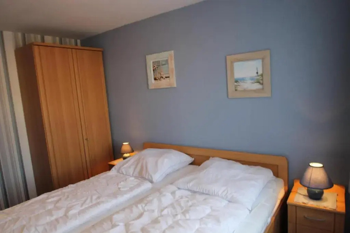 Room 5 of 11