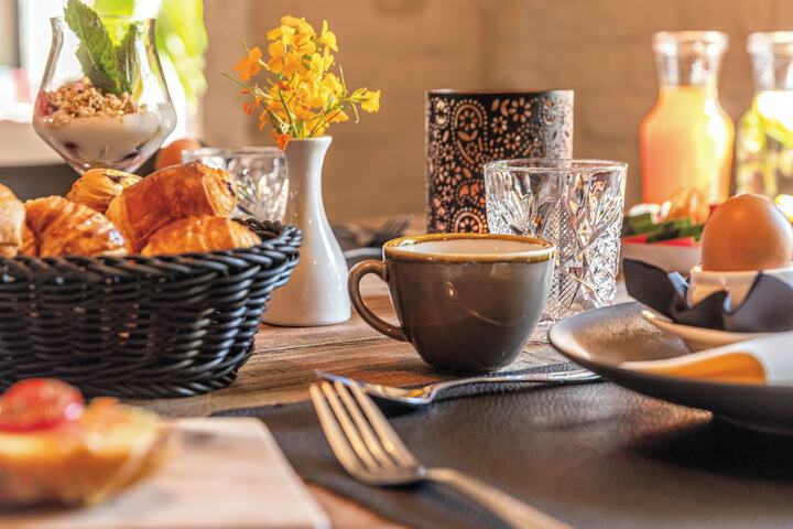 Breakfast/Coffee Service 36 of 61