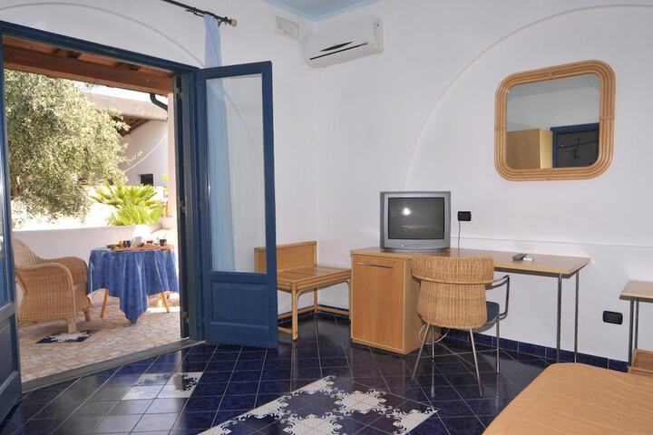 Room 9 of 40