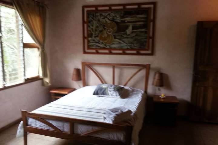Room 4 of 33