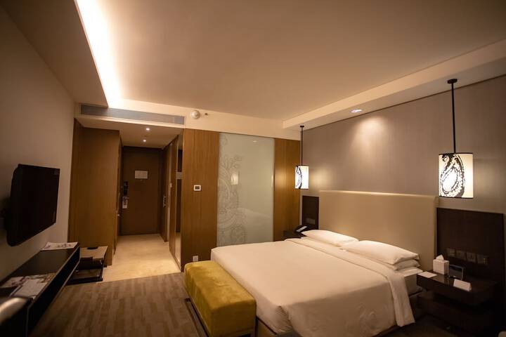Room 12 of 94