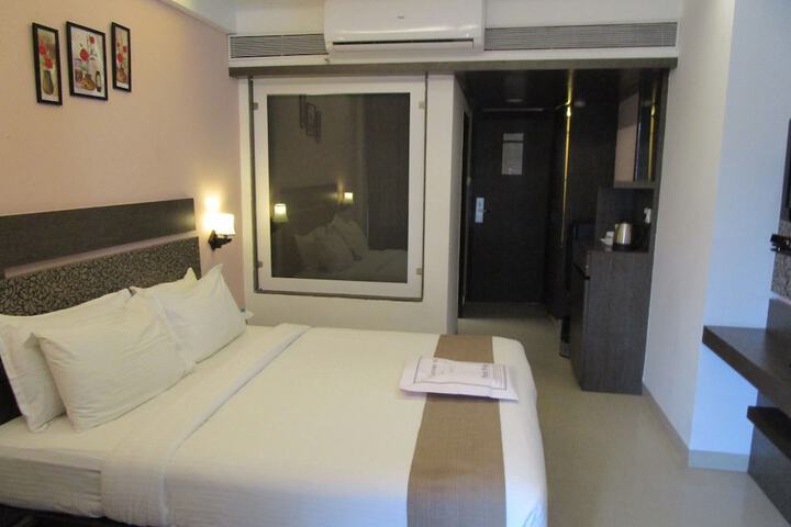 Room 12 of 29