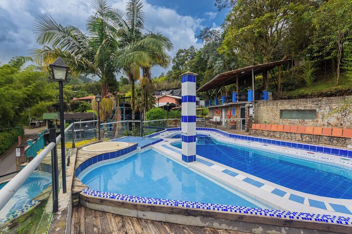 Pool 15 of 27