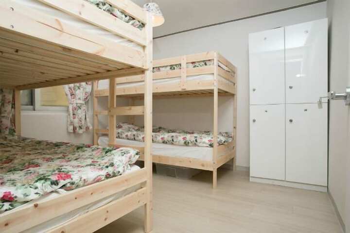 Room 12 of 38