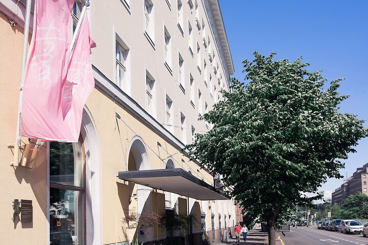 Hotel 84 of 91