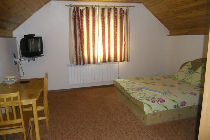 Room 2 of 6