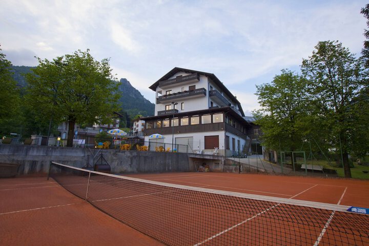 Tennis court