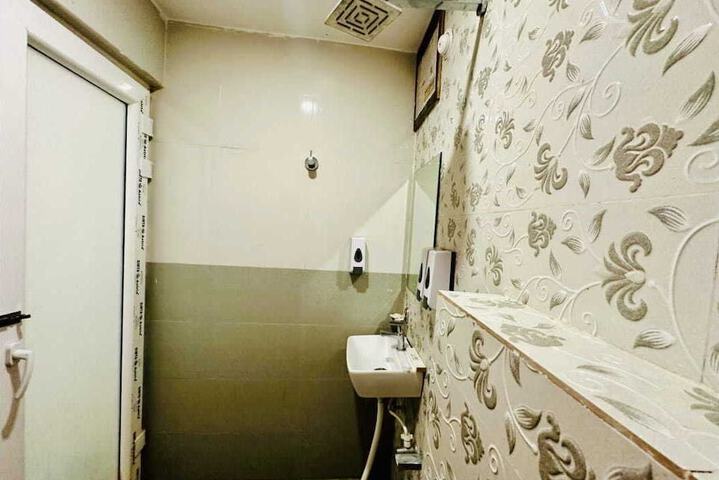 Room 31 of 46