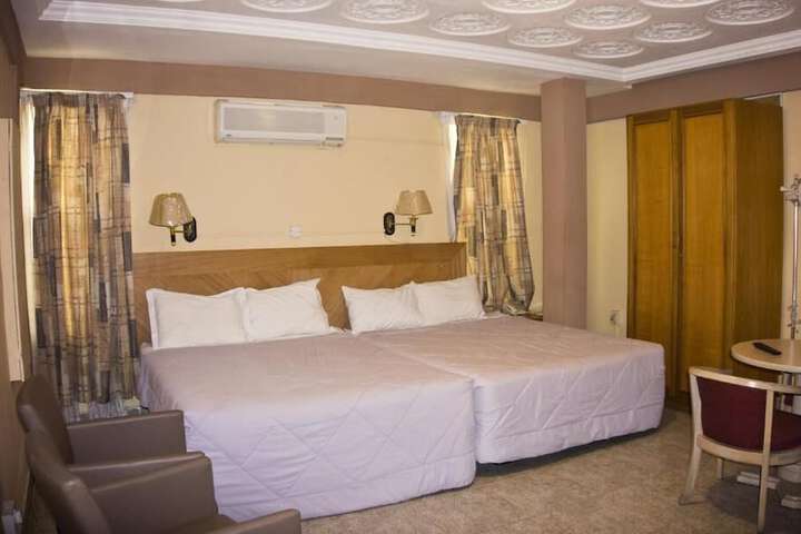 Room 21 of 64