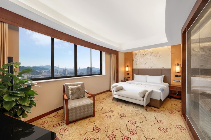 Room 26 of 43