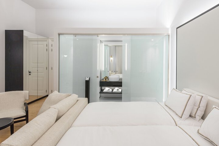 Room 9 of 119