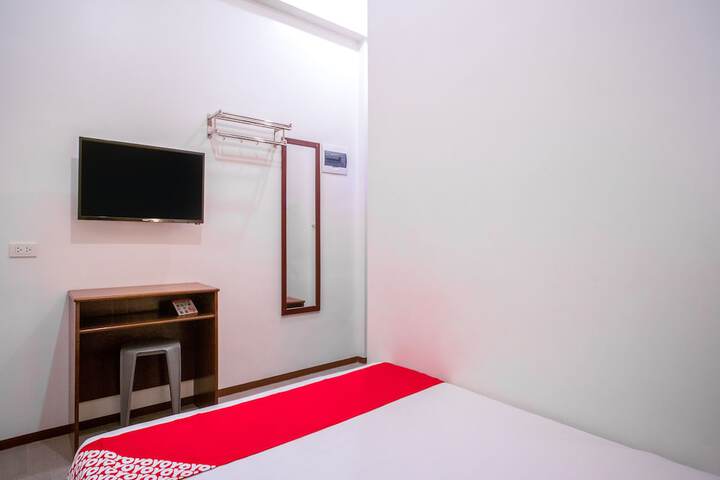 Room 10 of 13