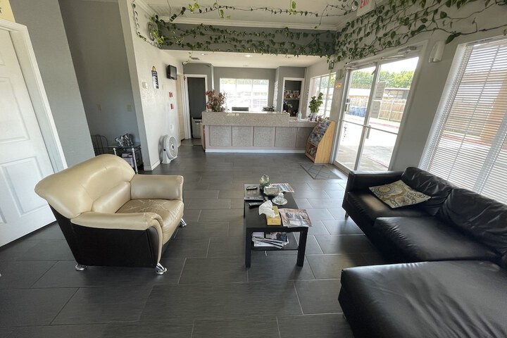 Entrance & Lobby