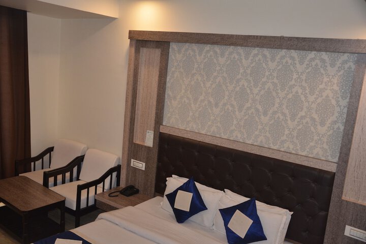 Room 4 of 23