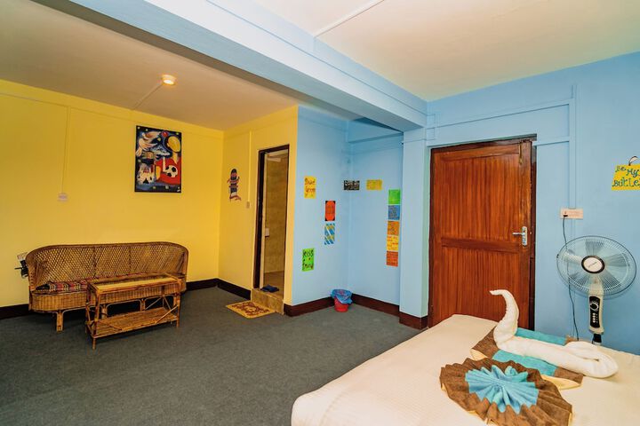 Room 6 of 65