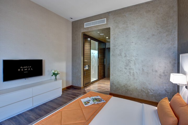 Room 9 of 35