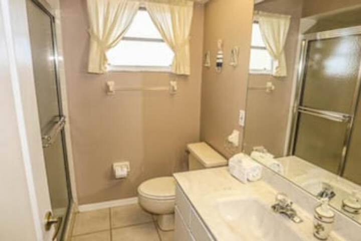 Room 6 of 30