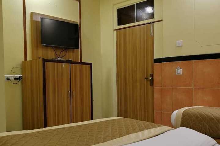 Room 28 of 46