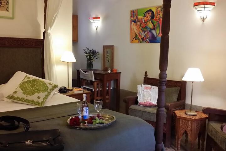 Room 15 of 103