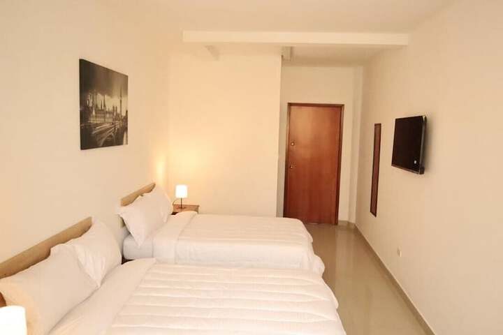Room 8 of 36
