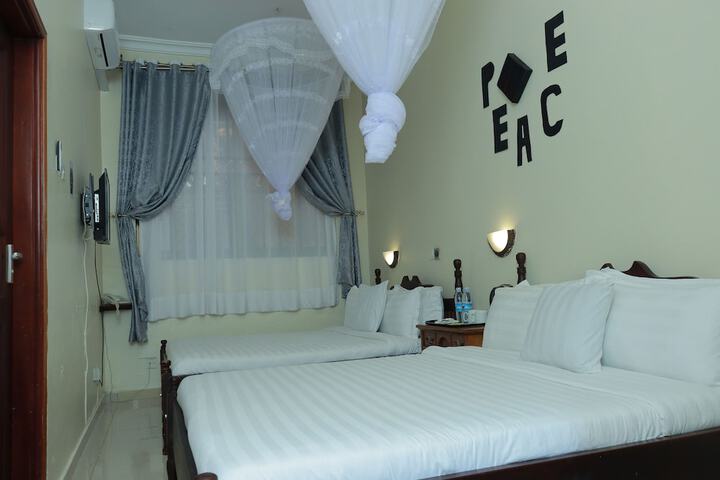 Room 49 of 182