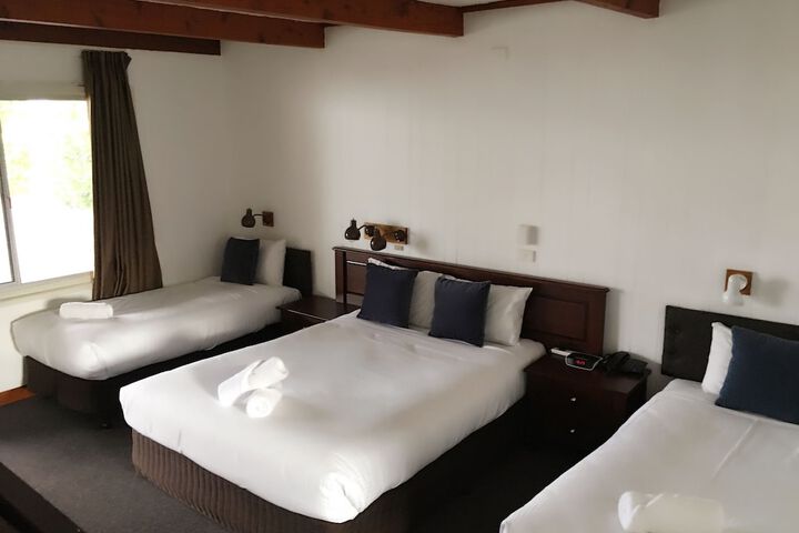 Room 9 of 63