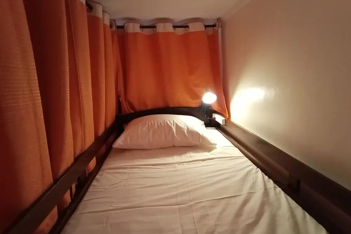 Room 4 of 19
