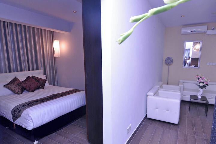 Room 4 of 49