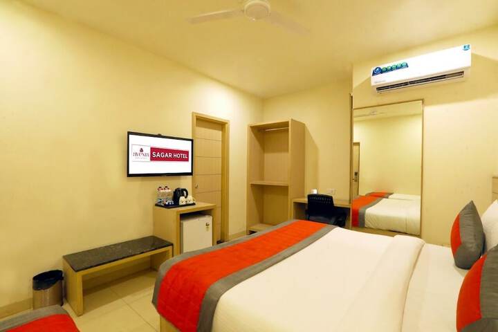 Room 6 of 15