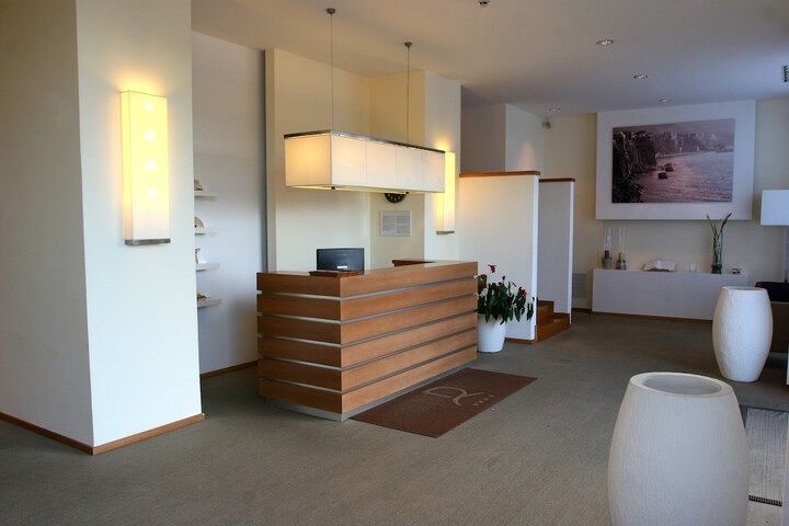 Concierge desk