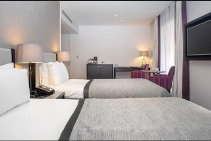 Room 32 of 110