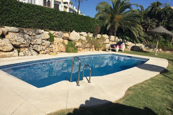 Pool 25 of 43