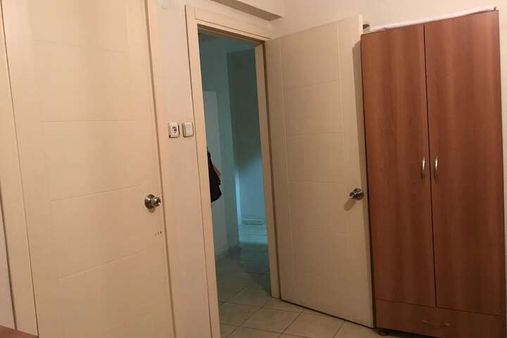 Room 11 of 15