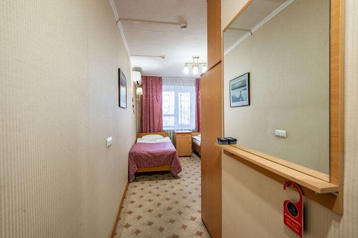 Room 16 of 42