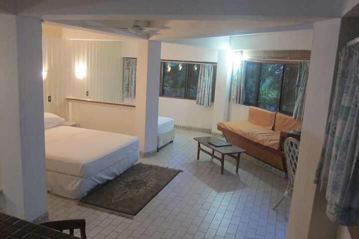 Room 32 of 63