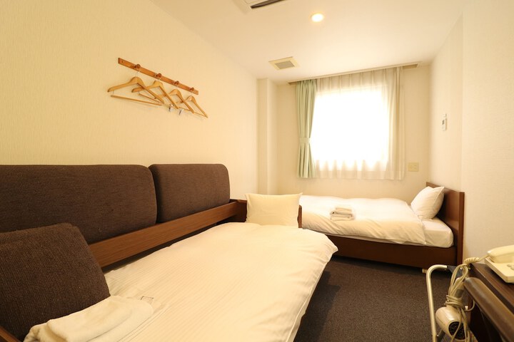 Room 13 of 49