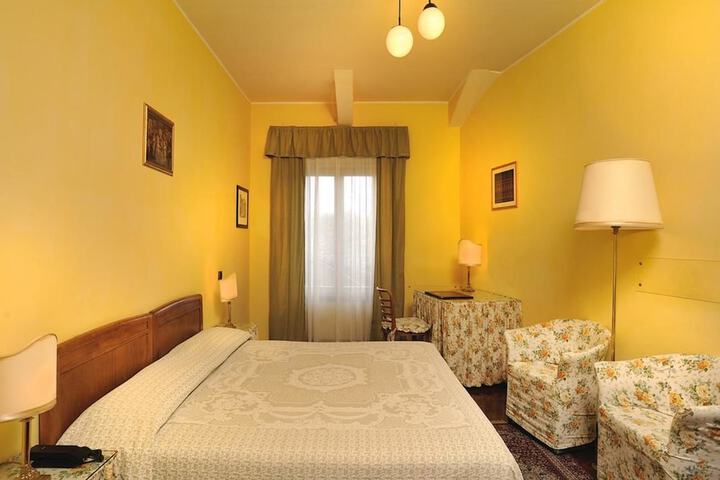 Room 8 of 31