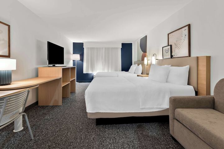 Room 18 of 38