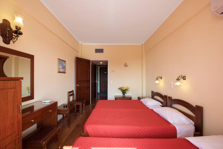 Room 7 of 30