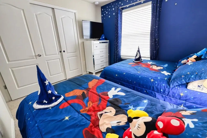 Room 2 of 19