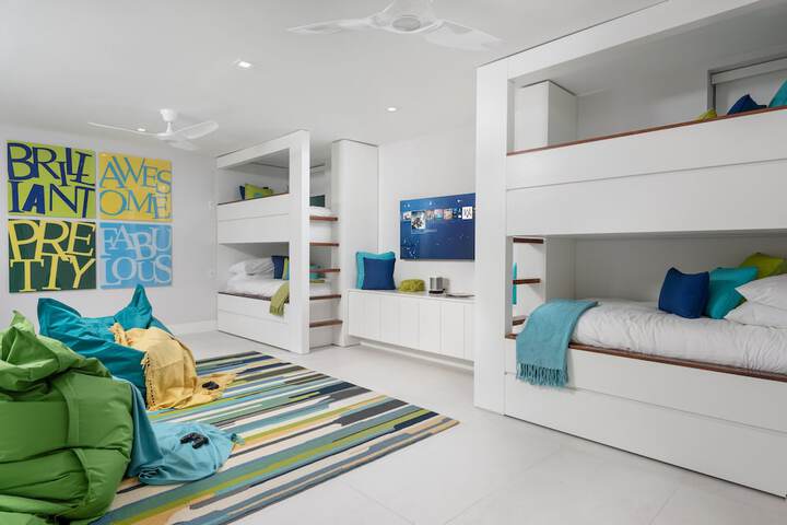 Room 40 of 299