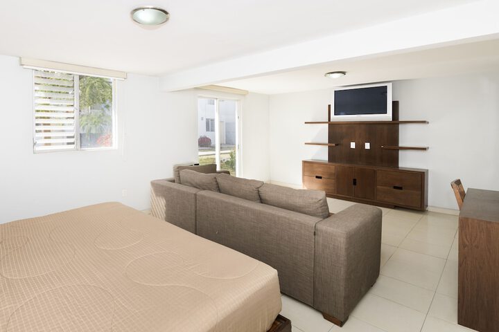 Room 11 of 29