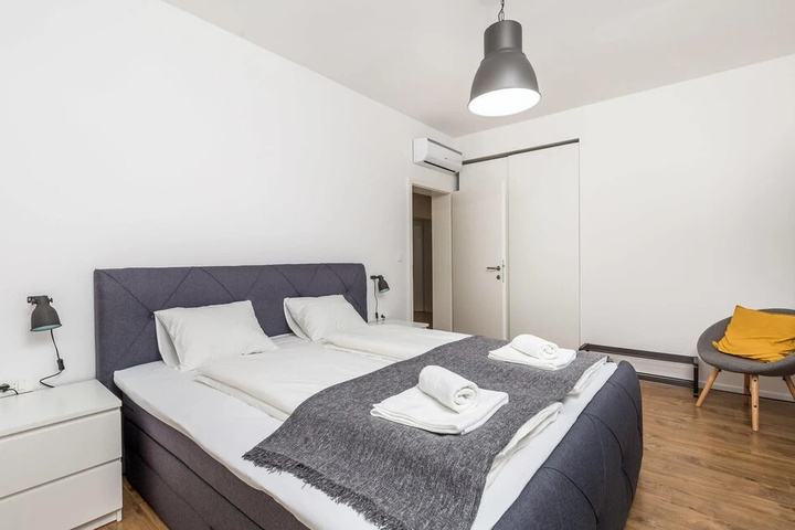 Room 2 of 19
